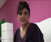 Мужик ебёт худую шлю с пирсингом на лице